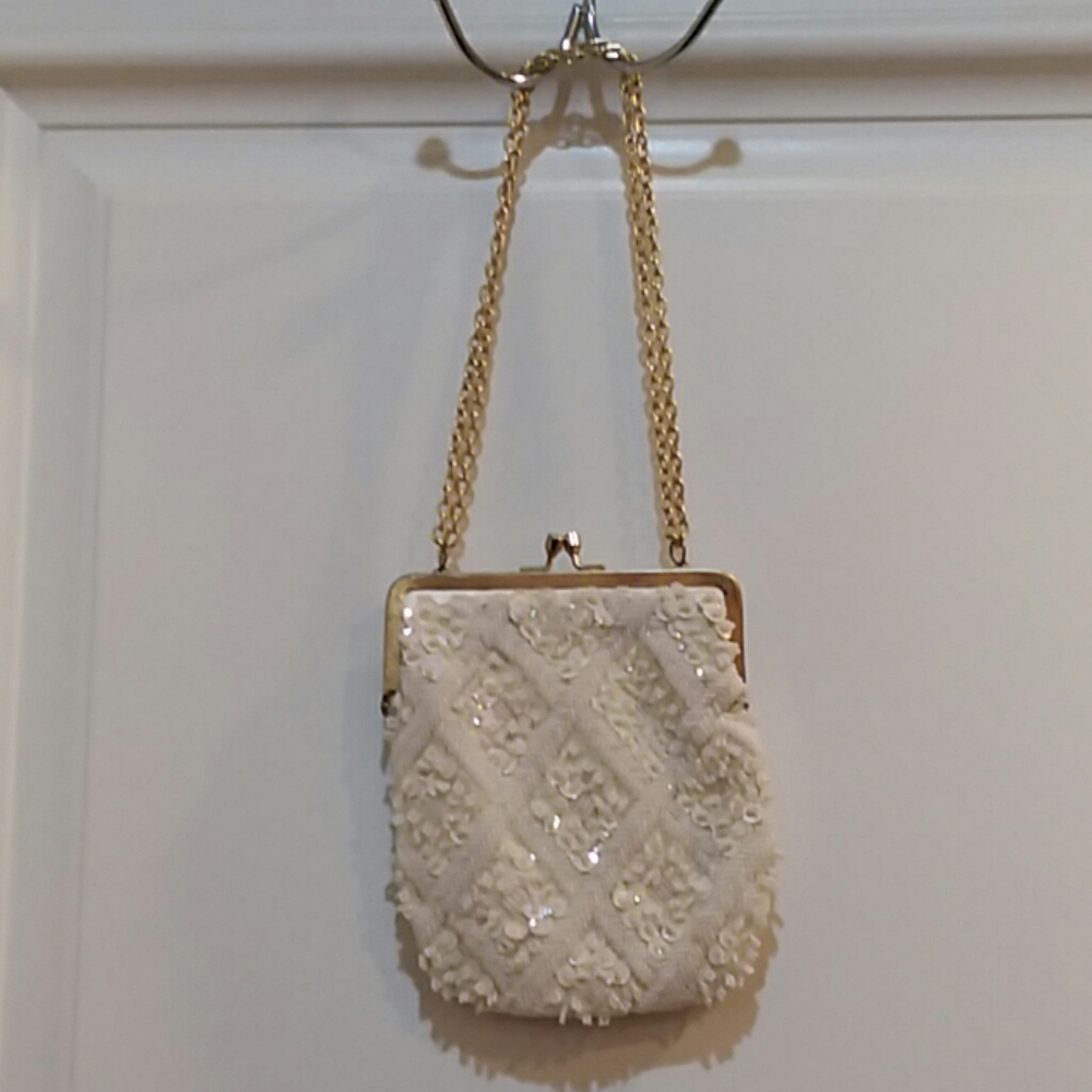 Vintage Fine Arts Beaded Evening Bag.